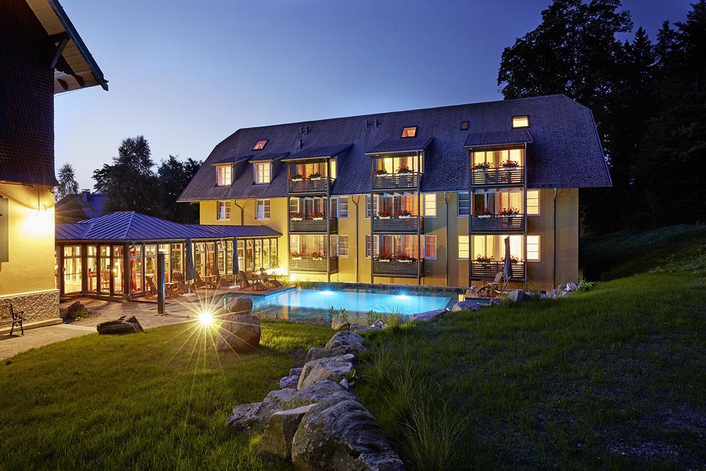 Hotel Ferien Residenz Bergfried à Hinterzarten Extérieur photo