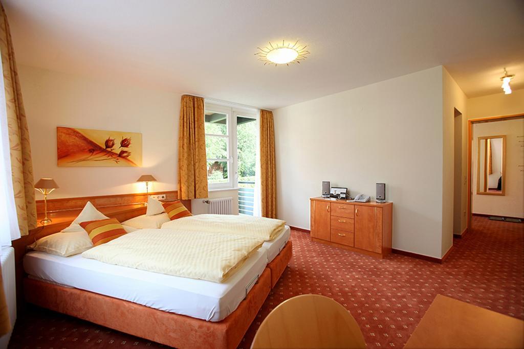 Hotel Ferien Residenz Bergfried à Hinterzarten Extérieur photo