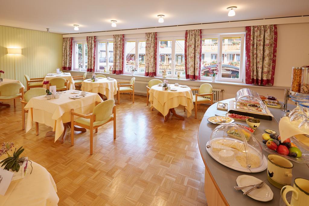 Hotel Ferien Residenz Bergfried à Hinterzarten Extérieur photo