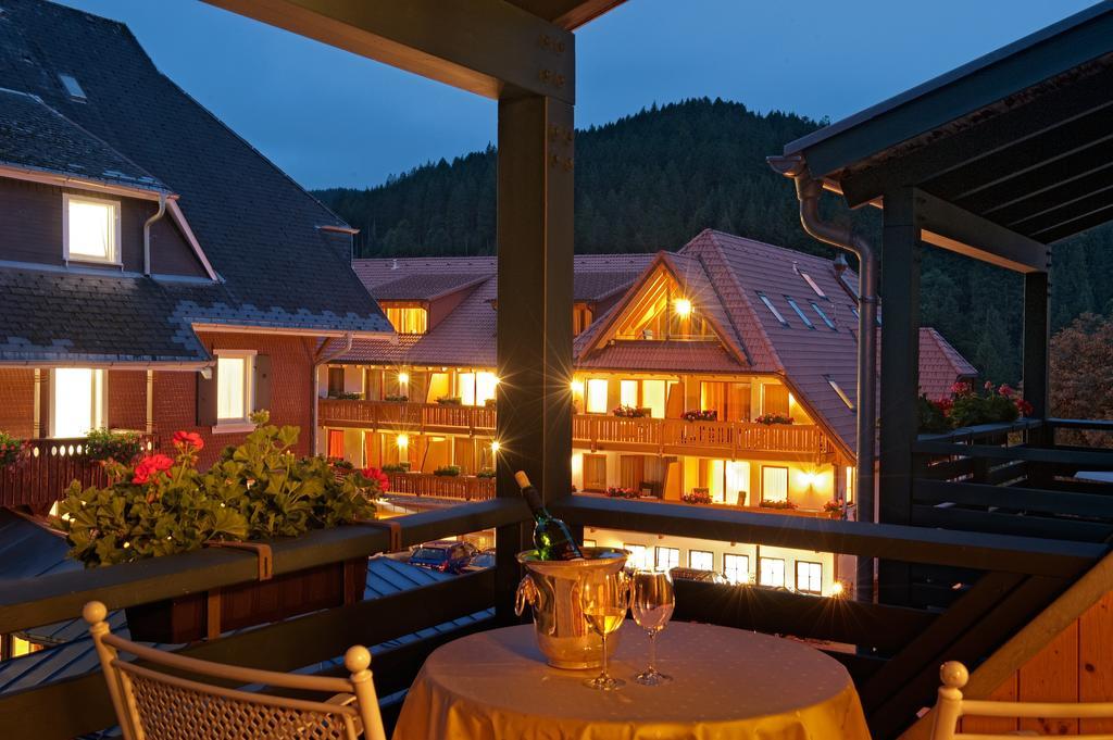 Hotel Ferien Residenz Bergfried à Hinterzarten Extérieur photo